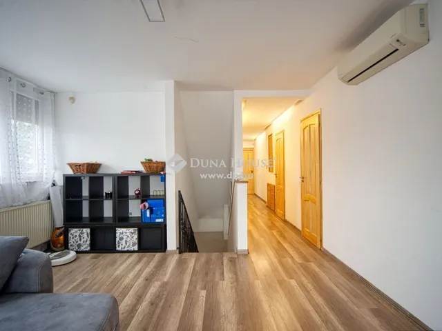 Eladó ház Budapest XVIII. kerület, Újpéteritelep 193 nm