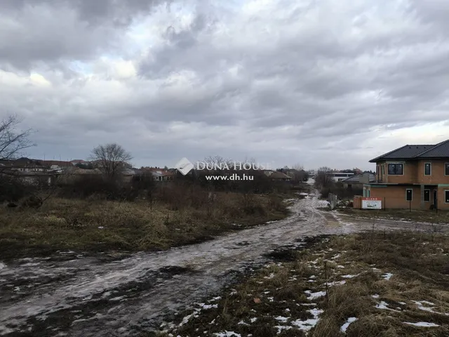 Eladó telek Budapest XVIII. kerület, Almáskert 739 nm