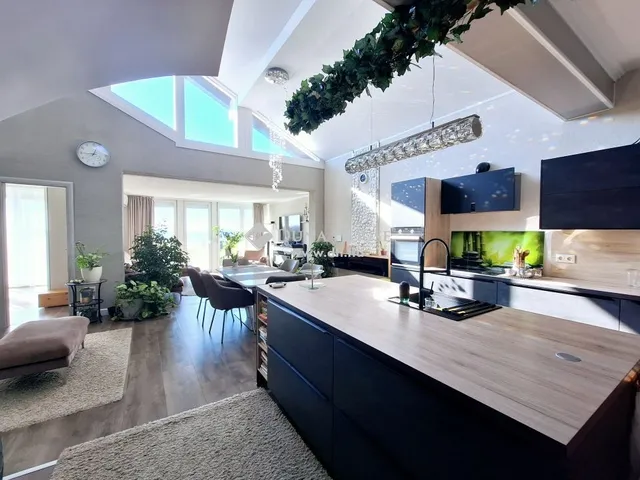 Eladó ház Szada 300 nm