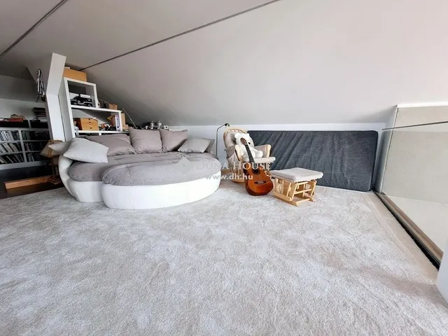 Eladó ház Szada 300 nm