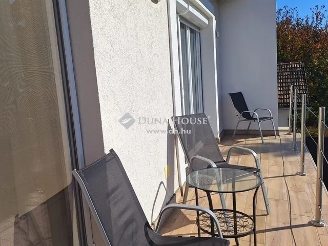 Eladó ház Szada 300 nm