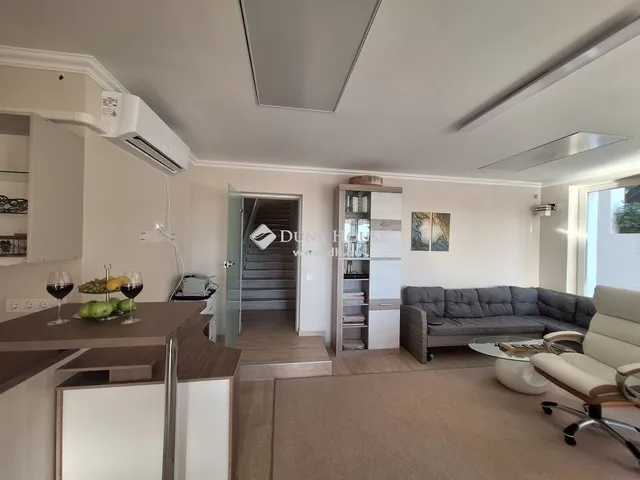 Eladó ház Szada 300 nm