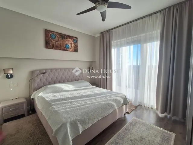 Eladó ház Szada 300 nm