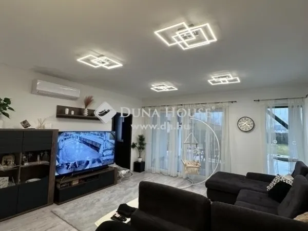 Eladó ház Monor 248 nm