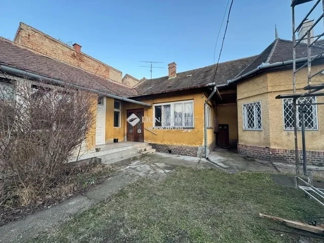 Eladó ház Budapest XVIII. kerület, Bókaytelep 110 nm