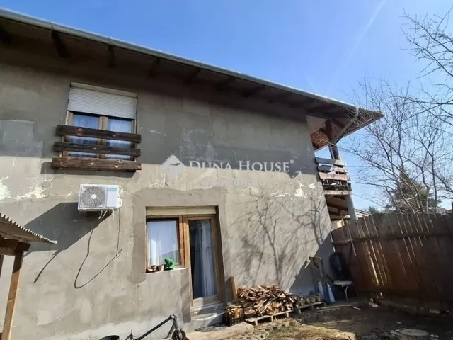 Eladó ház Felsőpakony 210 nm