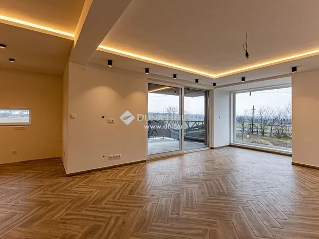Eladó lakás Mogyoród 145 nm