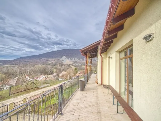 Eladó ház Pilisszentkereszt 222 nm