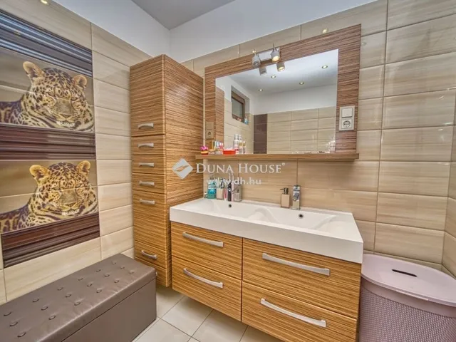 Eladó ház Pilisszentkereszt 222 nm