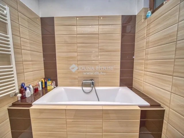 Eladó ház Pilisszentkereszt 222 nm