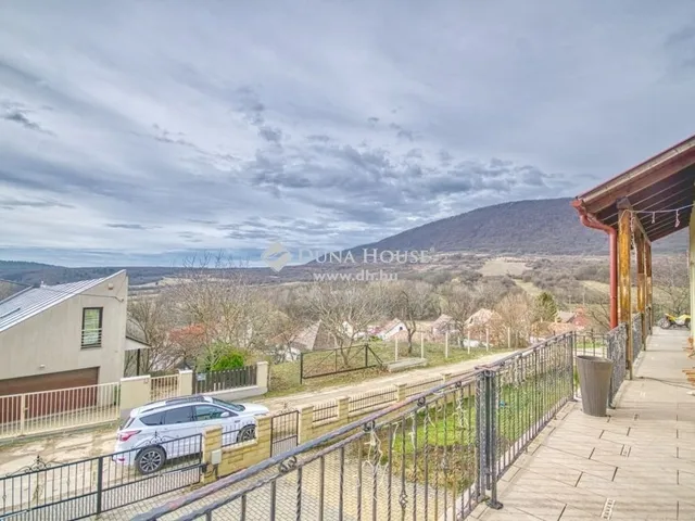 Eladó ház Pilisszentkereszt 222 nm