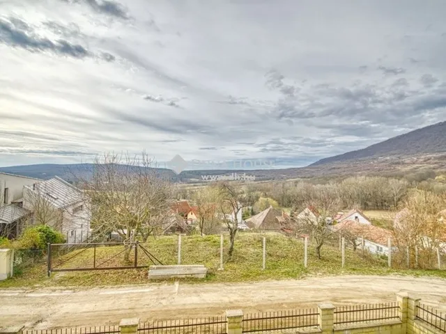 Eladó ház Pilisszentkereszt 222 nm