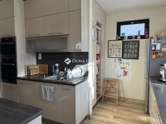 Eladó ház Budapest XVIII. kerület, Újpéteritelep 234 nm