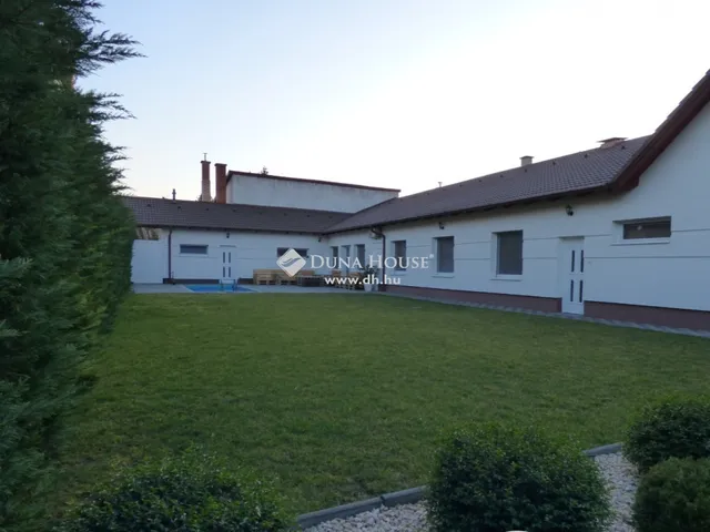 Eladó ház Budapest XVIII. kerület, Ganztelep 156 nm