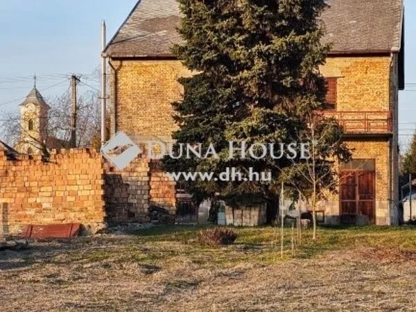Eladó ház Tápiószecső 220 nm