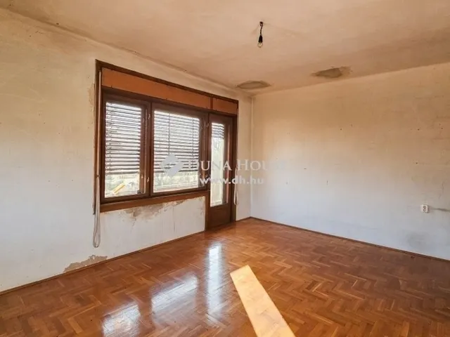 Eladó ház Tápiószecső 220 nm