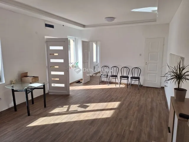 Eladó lakás Budapest XV. kerület 101 nm