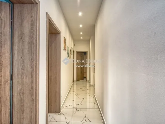 Eladó ház Gyál 270 nm