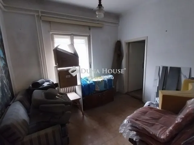 Eladó ház Budapest XVI. kerület 200 nm