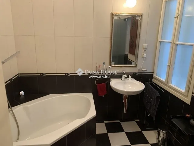 Eladó lakás Budapest VI. kerület 132 nm