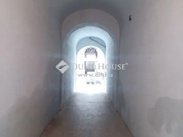 Eladó lakás Budapest VI. kerület 24 nm