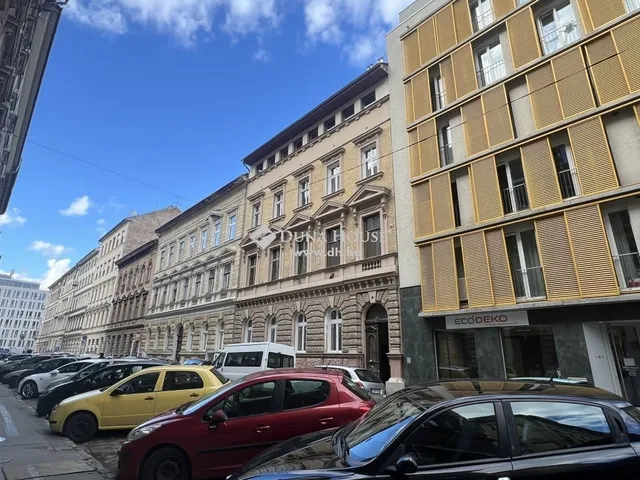Eladó lakás Budapest VI. kerület 28 nm