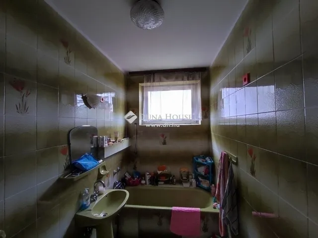 Eladó ház Budapest XVIII. kerület, Újpéteritelep 250 nm