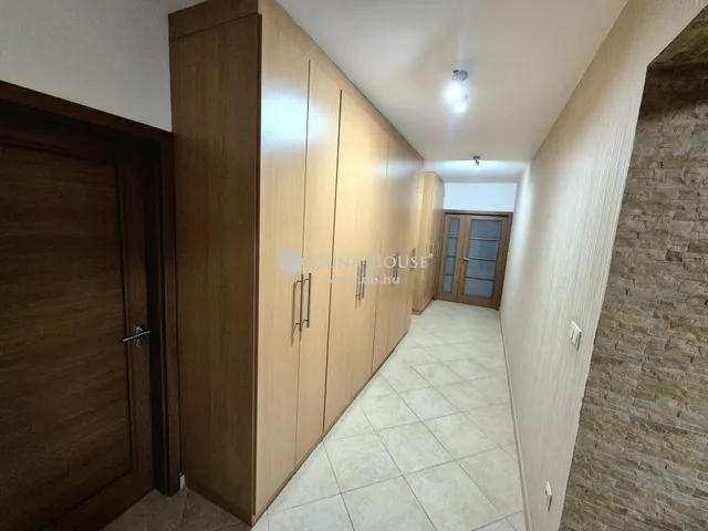 Eladó ház Dabas 317 nm