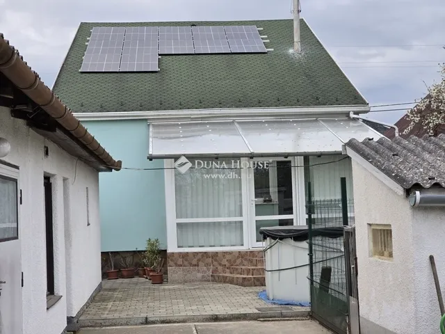 Eladó ház Pécel 105 nm