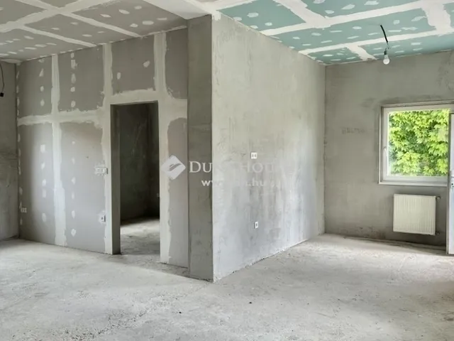 Eladó ház Budapest XVIII. kerület, Újpéteritelep 102 nm