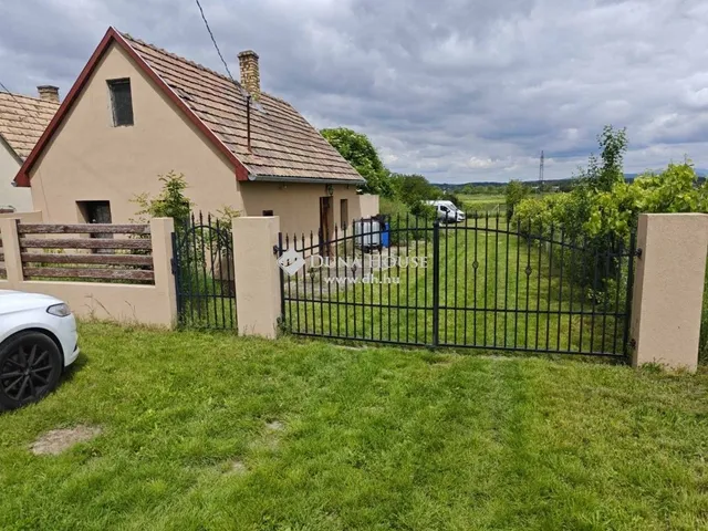 Eladó telek Tát 3196 nm