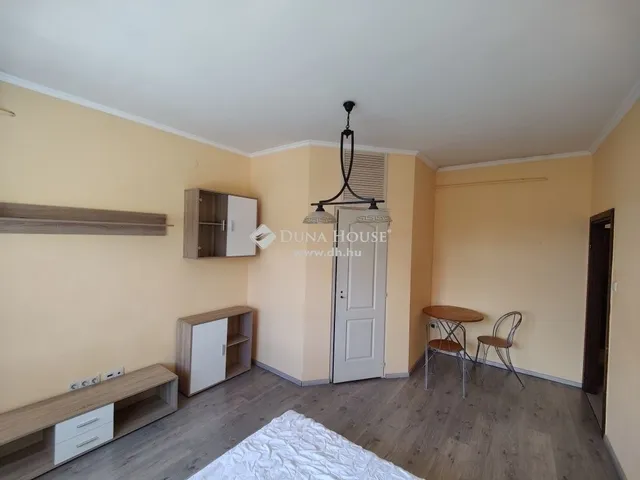 Eladó lakás Budapest X. kerület, Ligettelek 26 nm