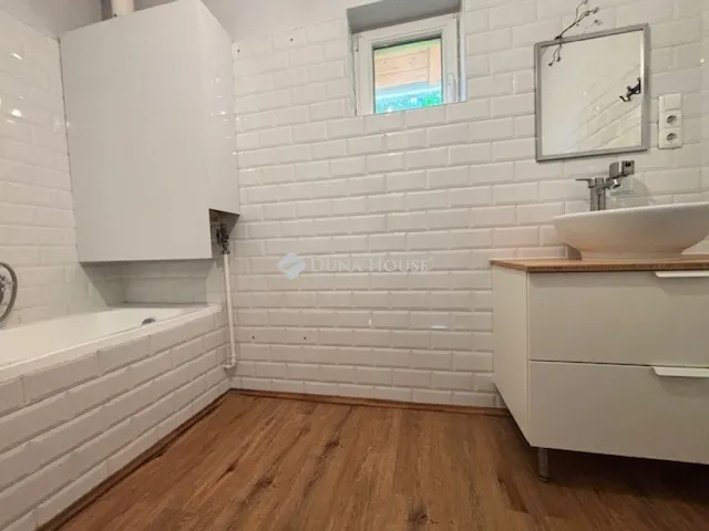 Eladó lakás Üllő 72 nm