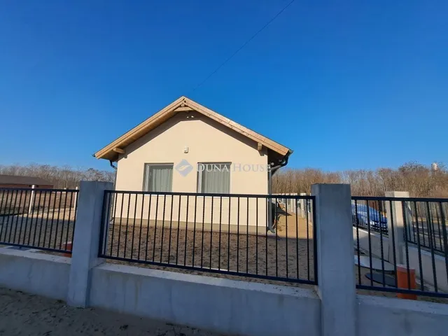 Eladó ház Vasad 107 nm