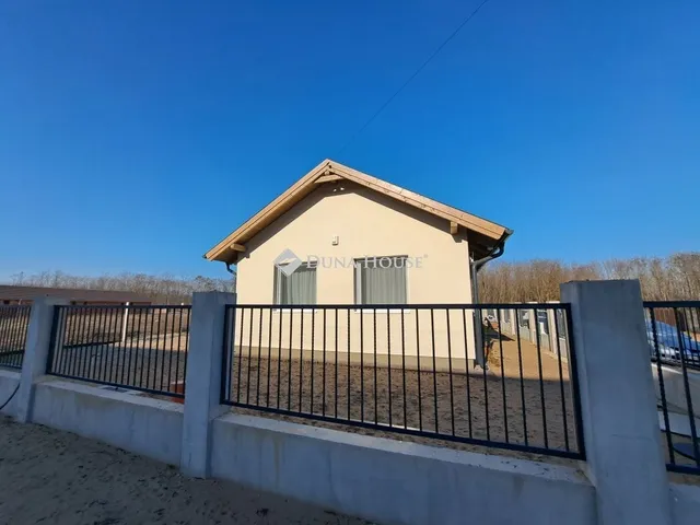 Eladó ház Vasad 107 nm