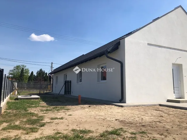 Eladó ház Felsőpakony 60 nm