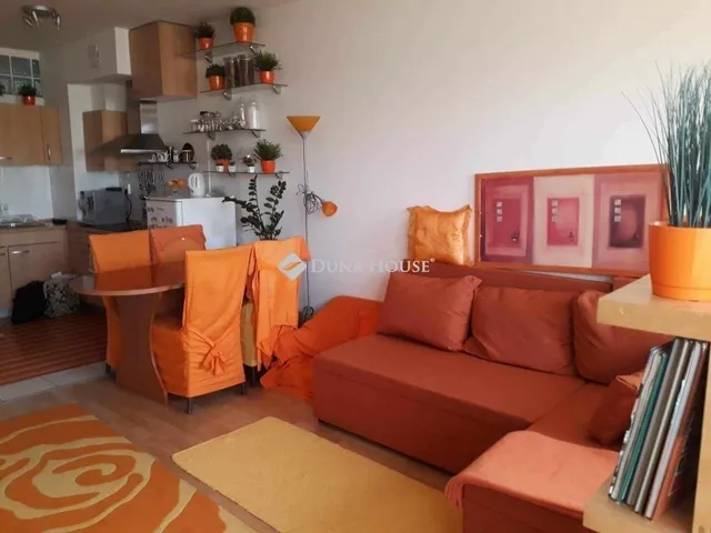 Eladó lakás Budapest XXI. kerület 70 nm