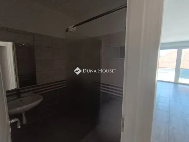 Eladó lakás Cegléd 56 nm