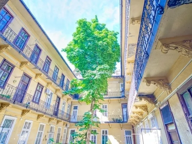 Eladó lakás Budapest VIII. kerület, II. János Pál pápa tér 69 nm