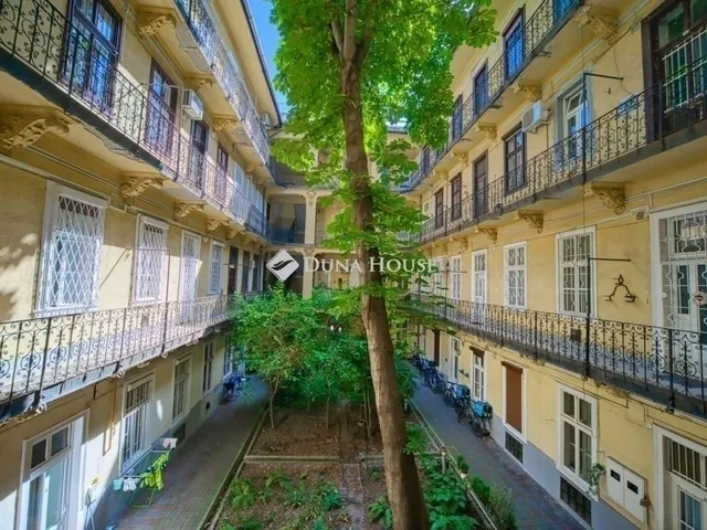 Eladó lakás Budapest VIII. kerület, II. János Pál pápa tér 69 nm