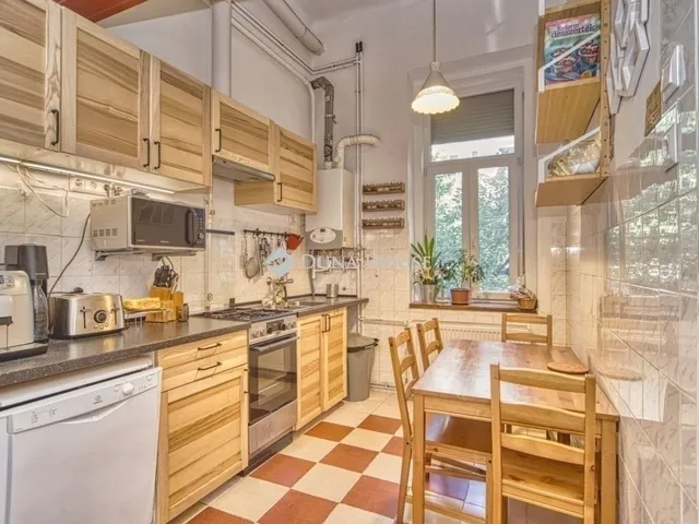 Eladó lakás Budapest VIII. kerület, II. János Pál pápa tér 69 nm