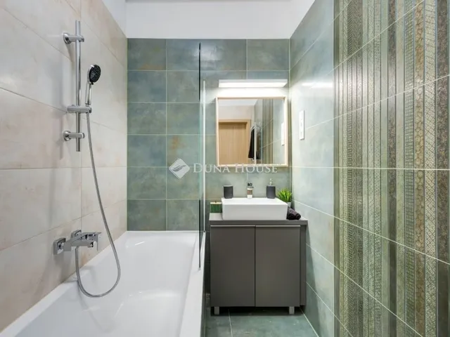 Eladó lakás Budapest VI. kerület 30 nm
