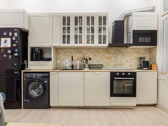 Eladó lakás Budapest VIII. kerület 77 nm