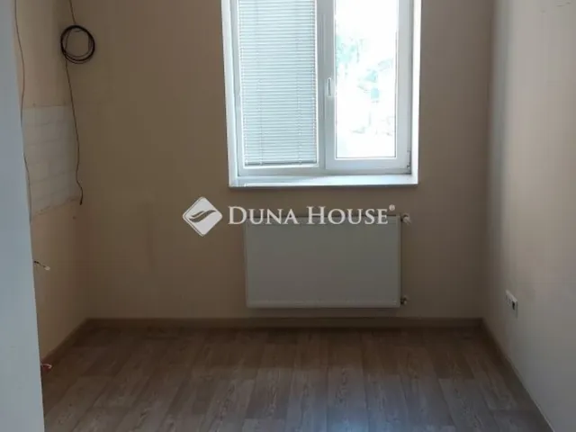 Kiadó kereskedelmi és ipari ingatlan Budapest X. kerület 275 nm