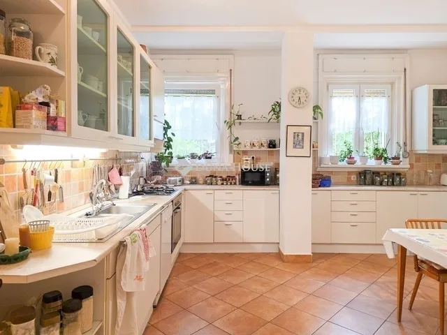 Eladó lakás Budapest XI. kerület, Kelenvölgy 148 nm