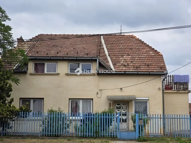 Eladó ház Érd 224 nm