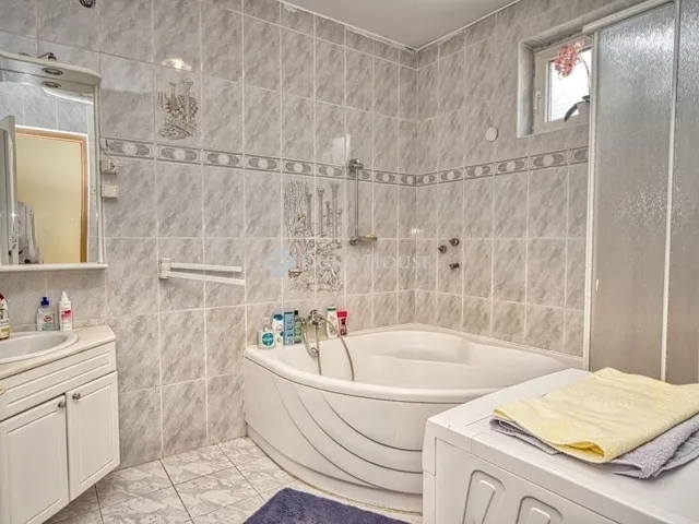 Eladó ház Vecsés 200 nm