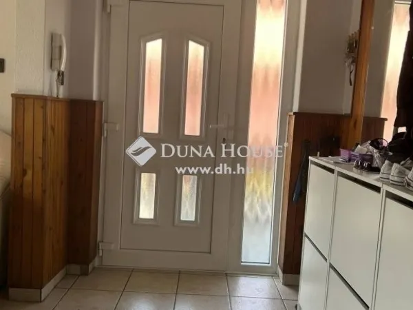 Eladó ház Vecsés 210 nm