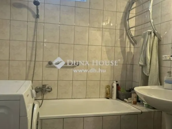 Eladó ház Vecsés 210 nm