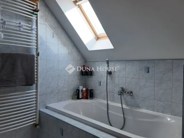 Eladó ház Gyál 195 nm